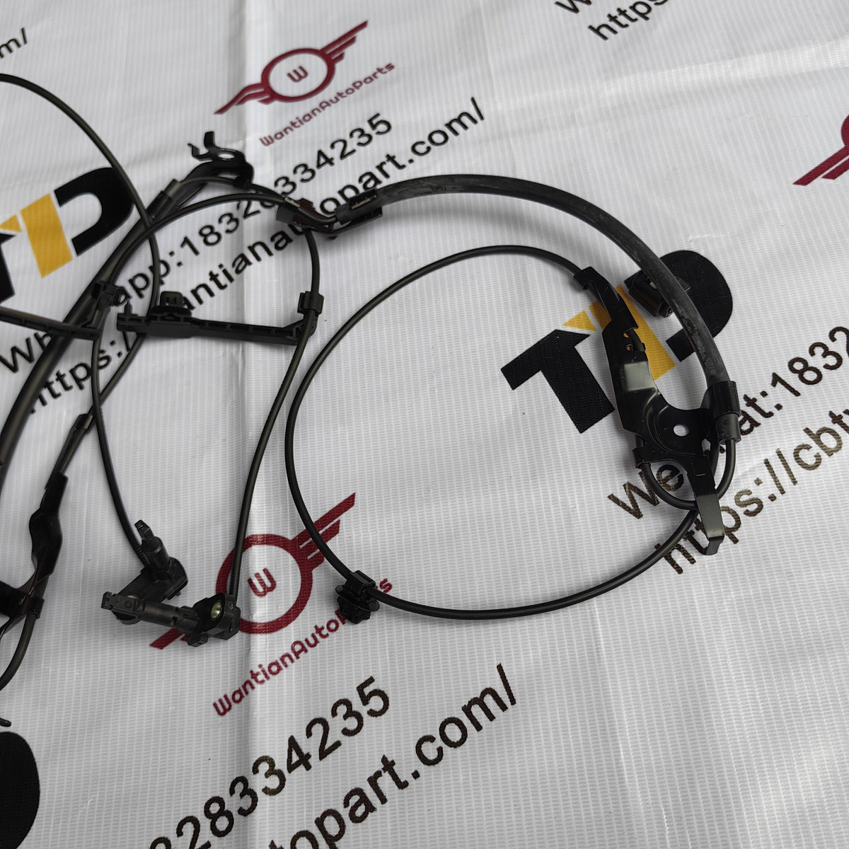 ★クロ★ EMYESFVLR(小さな店) リア ABS 車輪速センサー 89544-32040 トヨタに