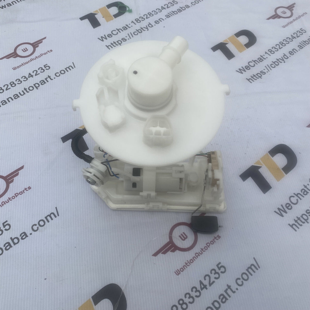 77020-12A20 Fuel Pump Assembly For Toyota Corolla LE 77020-12A20