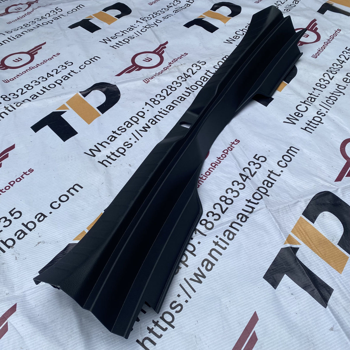 58387-0R080-C0 58387-0R110-C0 Rear Panel Trim For Toyota RAV4