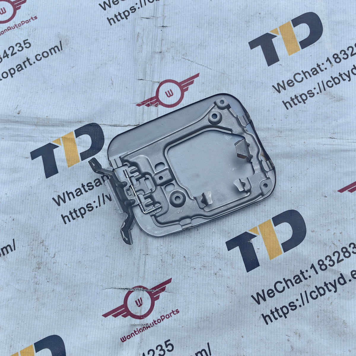 ［xxx］G 77350-42100 77350-0R050 Fuel Door For Toyota RAV4 77350-42100