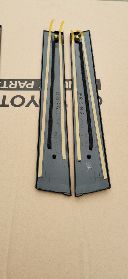 Toyota Highlander door frame trim 75756-0E060 75755-0E060 75762