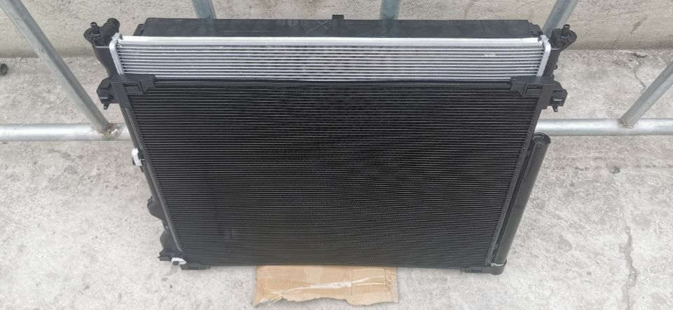 りょうちん Toyota Highlander radiator 16400-F0080 16400-0P560 884A0