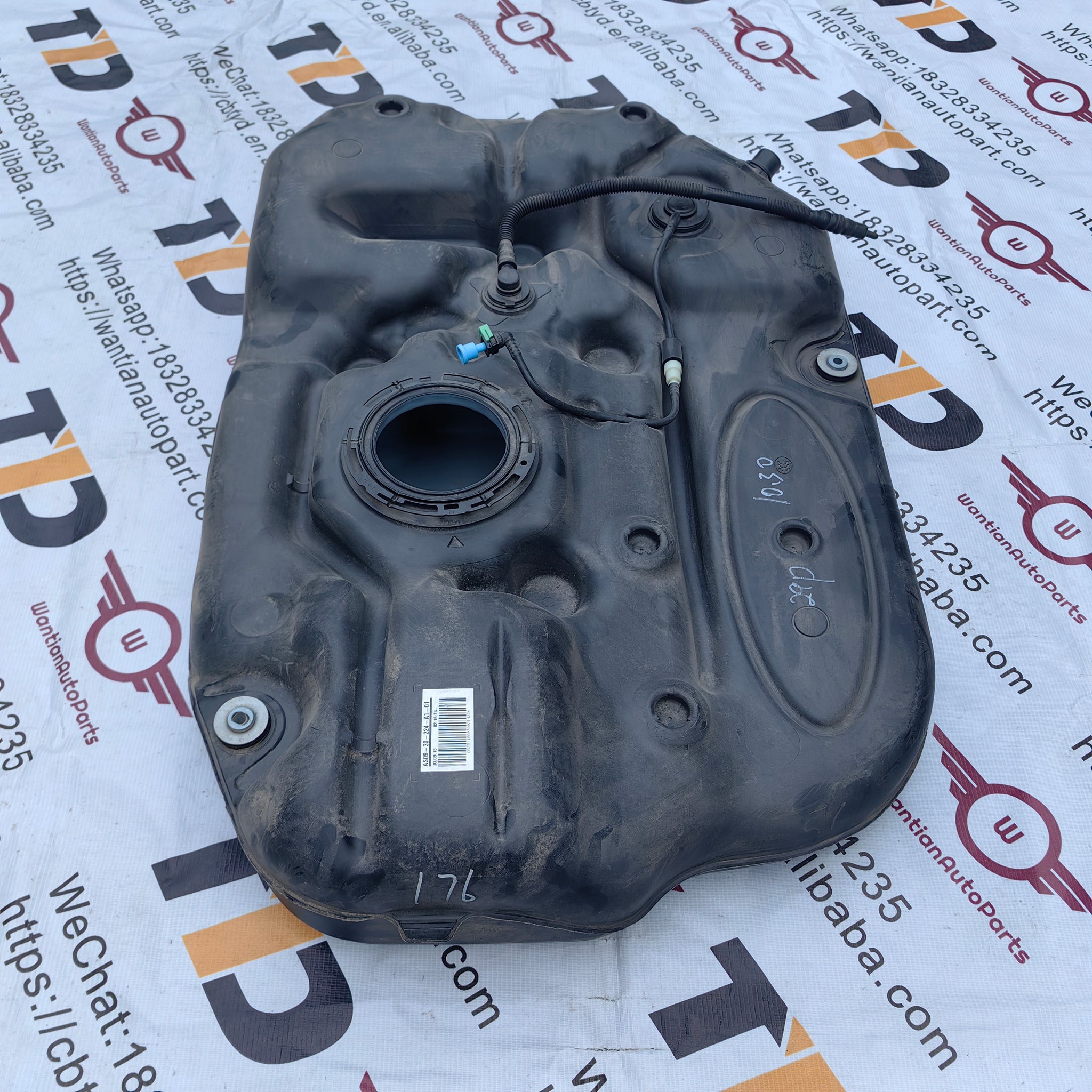 77001-42330 77001-42350 77001-48360 Fuel Tank for RAV4 hybrid