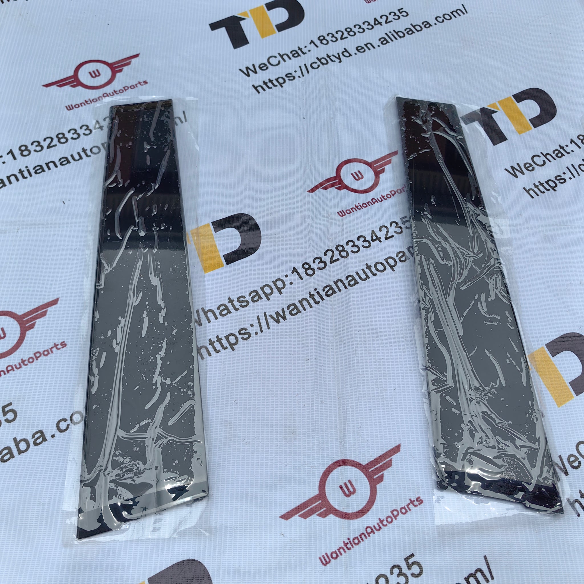 黒のみ★iore イオレ　Triangle Parts 黒　グレー 75756-0E060 75755-0E060 Applique For Toyota Highlander 75756-0E060