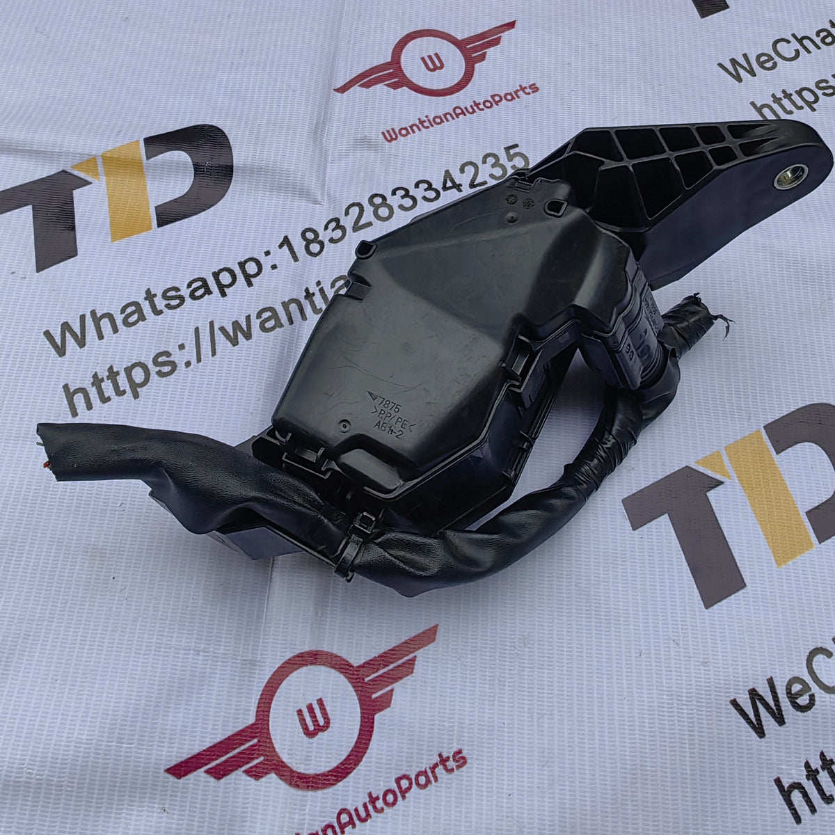 82662-02C00 82660-12410 82666-47620 82663-47090 Fuse box assembly for ...