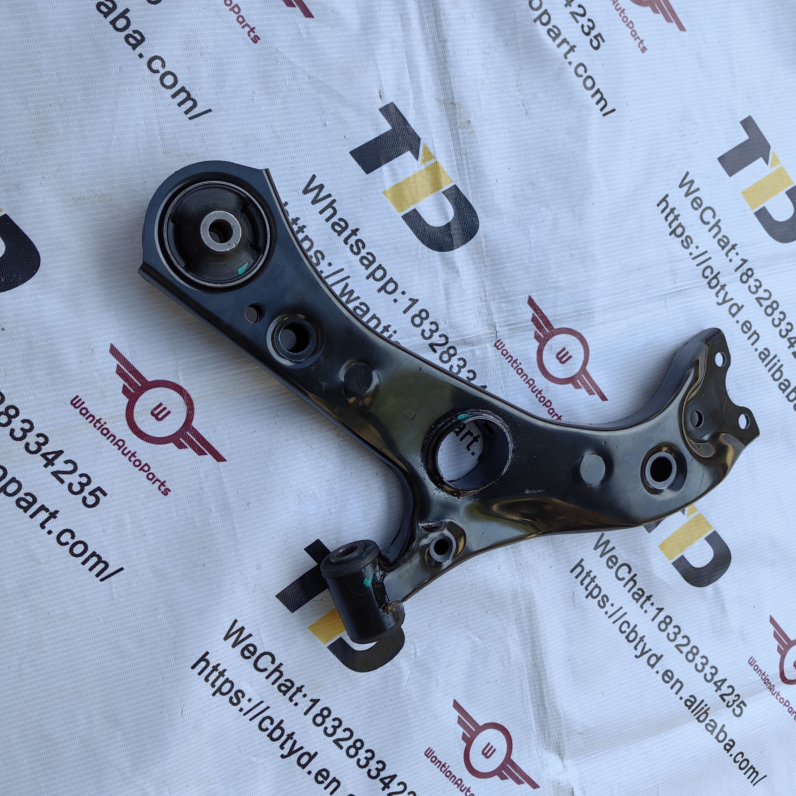 パーツ user_ae8cd311 Suspension System Front Lower Control Arm OEM 54501ax600 for