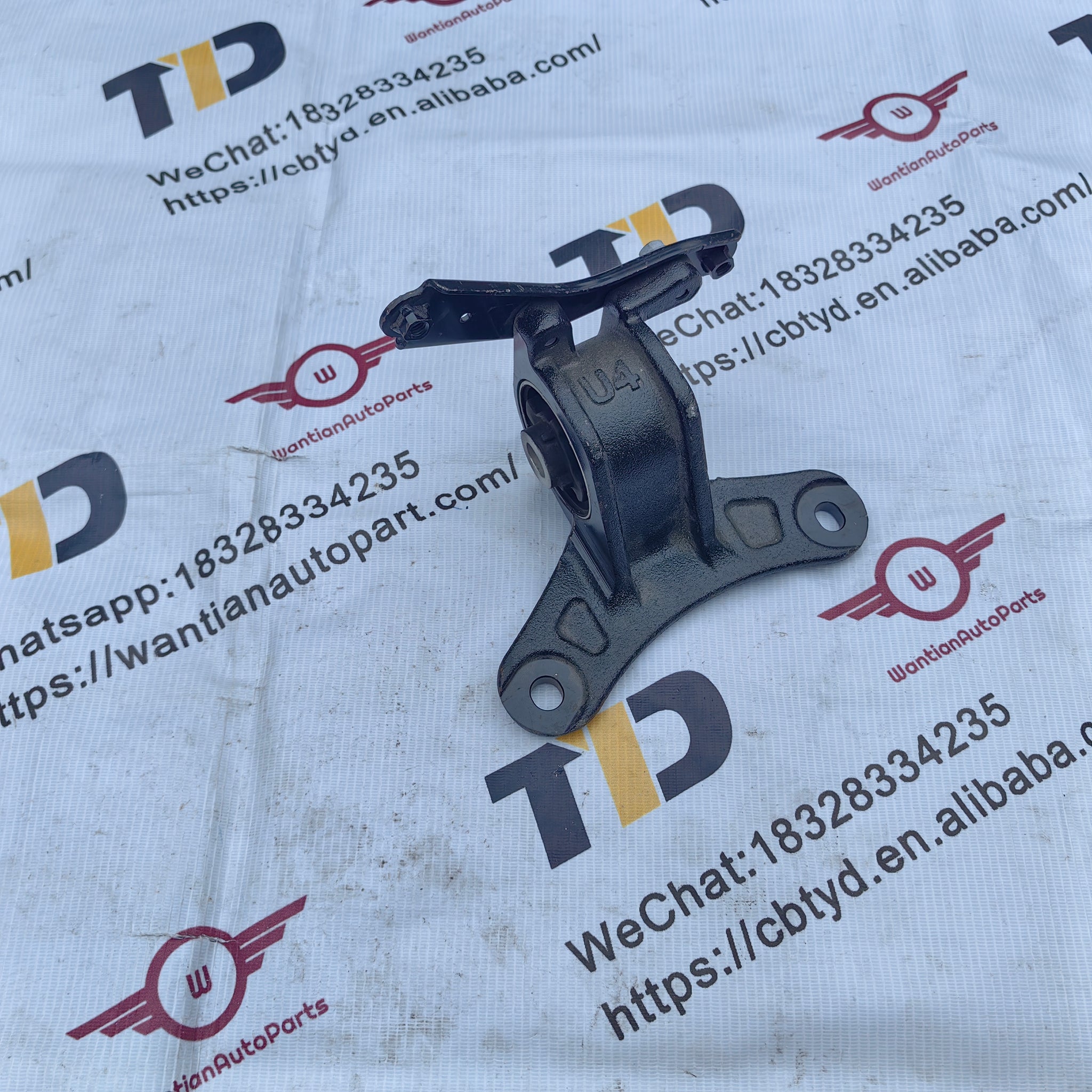 ノア　④ 12372-24040 Automatic Transmission Mount For Toyota RAV4 2.0 12372