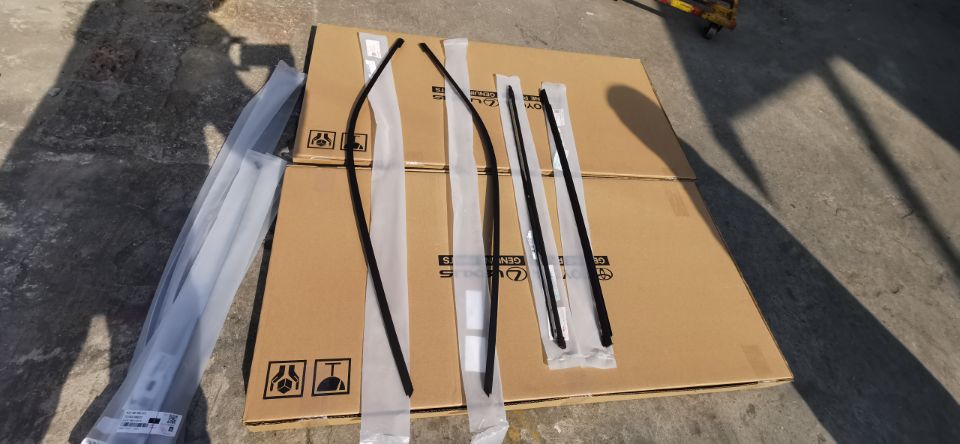 Toyota Highlander Moulding subassy 67496-0E010 67495-0E010 75764